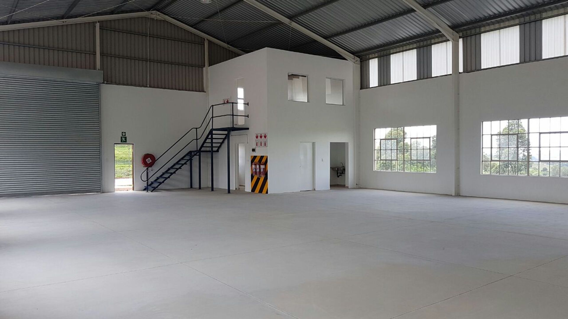 Industrial property to rent in Cato Ridge P24114589195