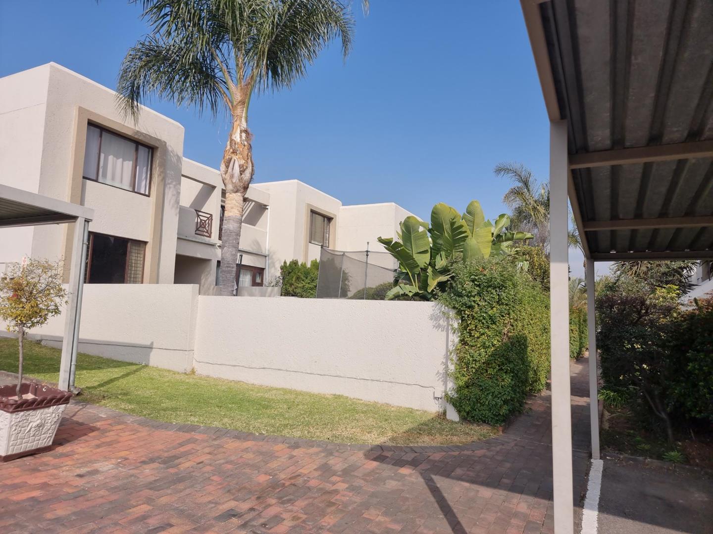 2 Bedroom Townhouse for sale in Marais Steyn Park P24114589501