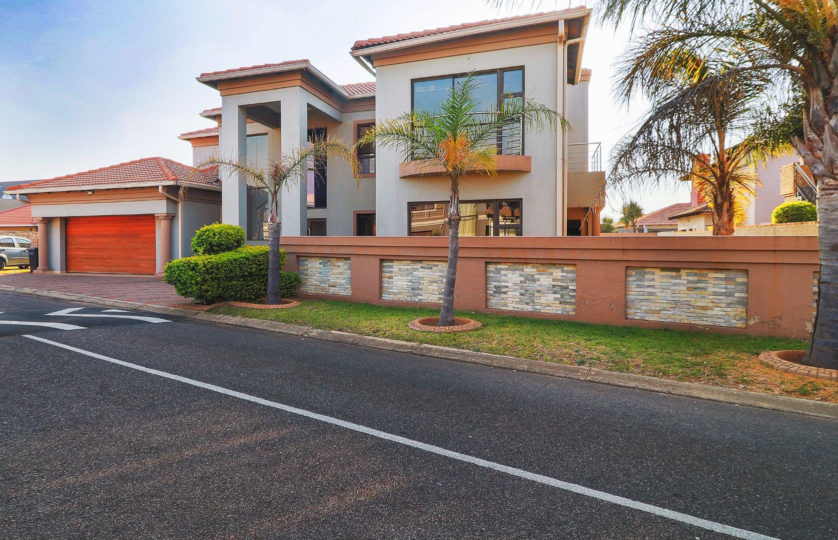 4 Bedroom House for sale in Glen Eagle Estate P24114590404