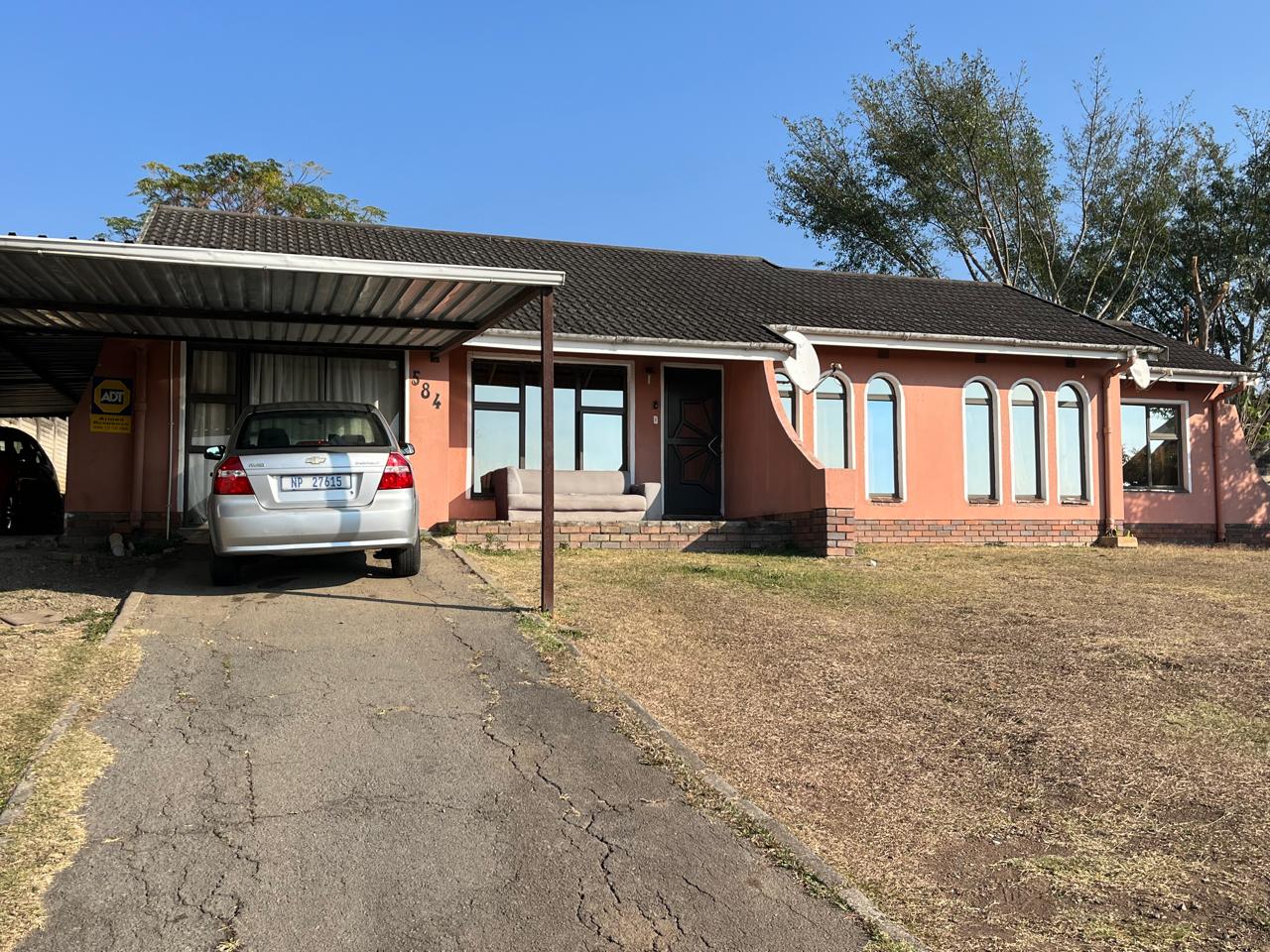 3 Bedroom House for sale in Bisley P24114590643