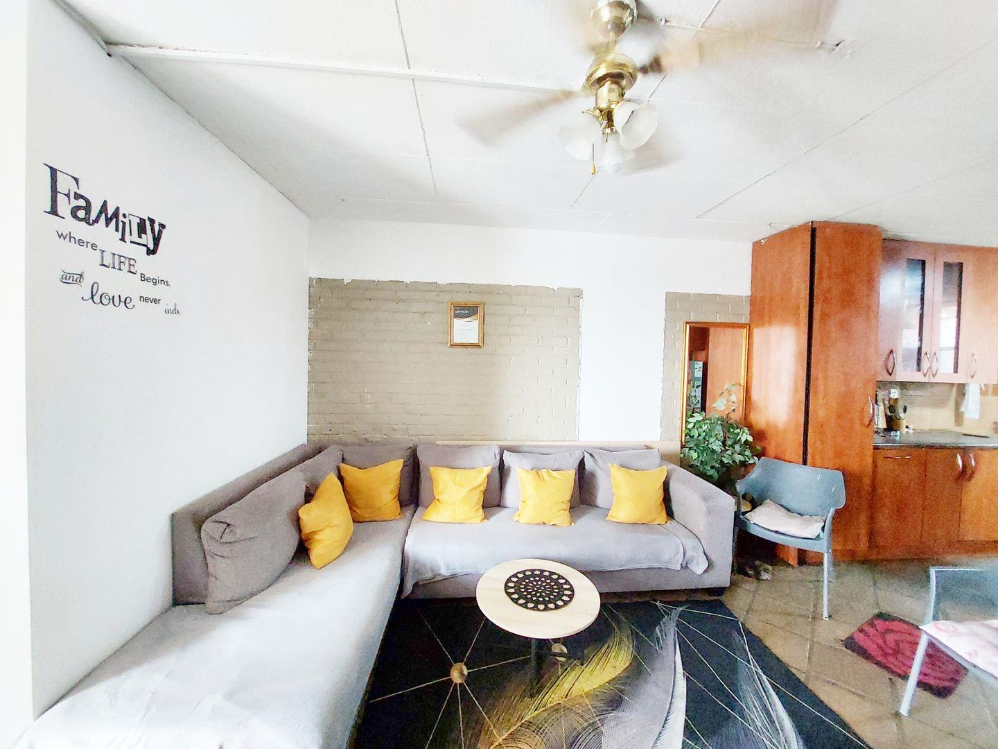 3 Bedroom Apartment / flat for sale in Silverton P24114590691