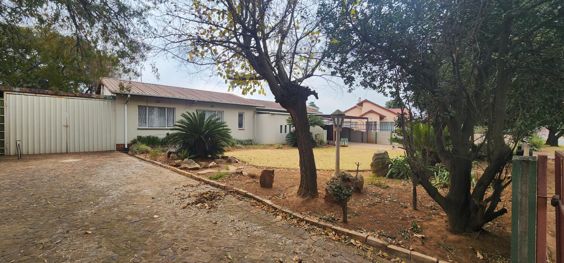 3 Bedroom House for sale in Van Dyk Park P24114590734