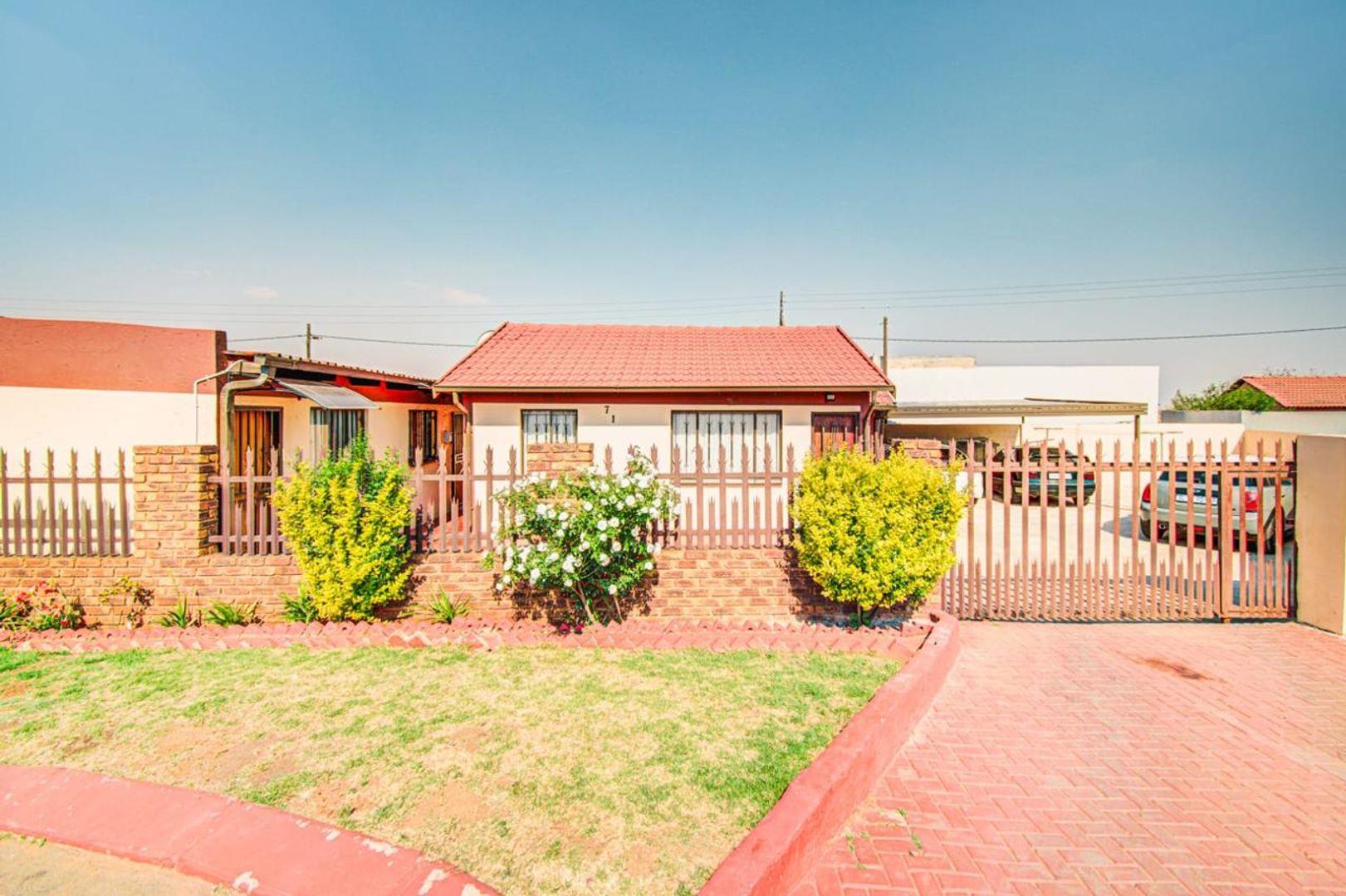 5 Bedroom House for sale in Leachville P24114590736