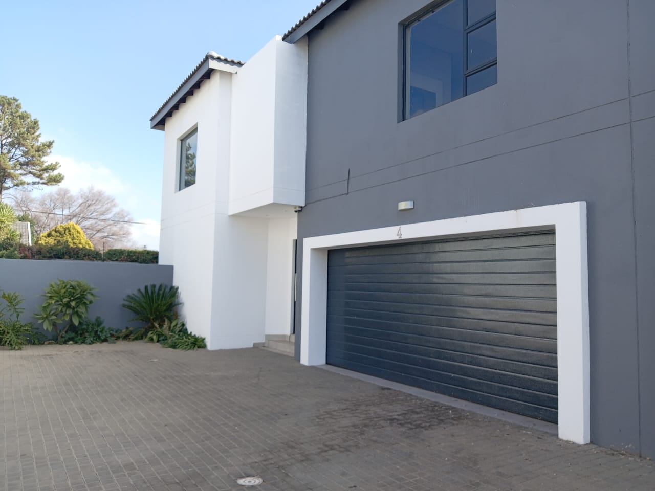 3 Bedroom Townhouse for sale in Edenvale Central P24114530195