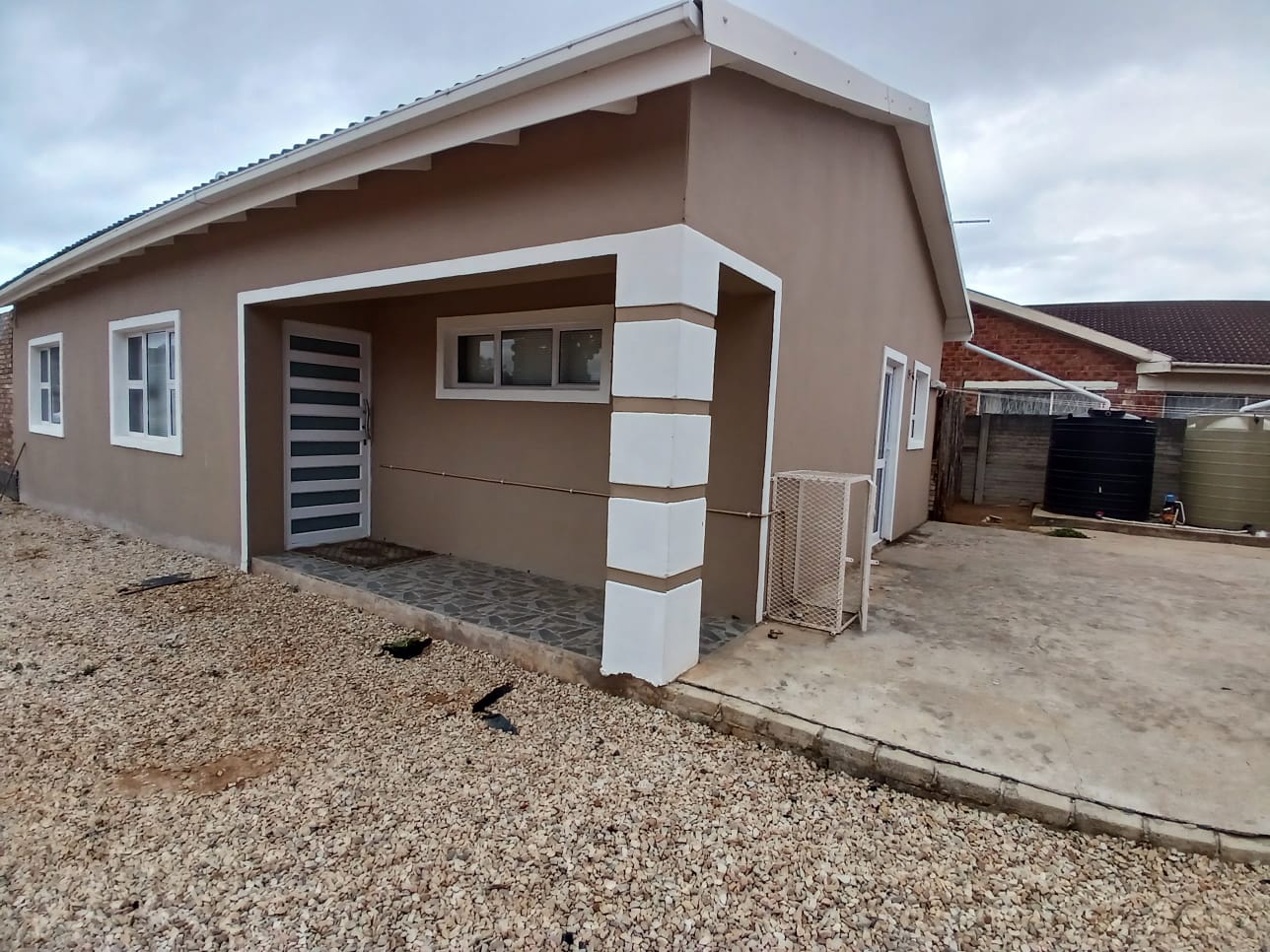 Uitenhage Upper Central Property Houses for sale in Uitenhage Upper Central