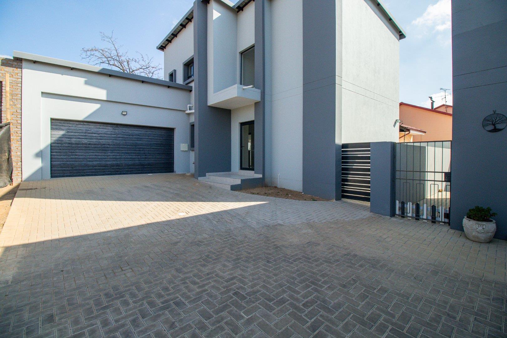 3 Bedroom House for sale in Edendale P24114547029