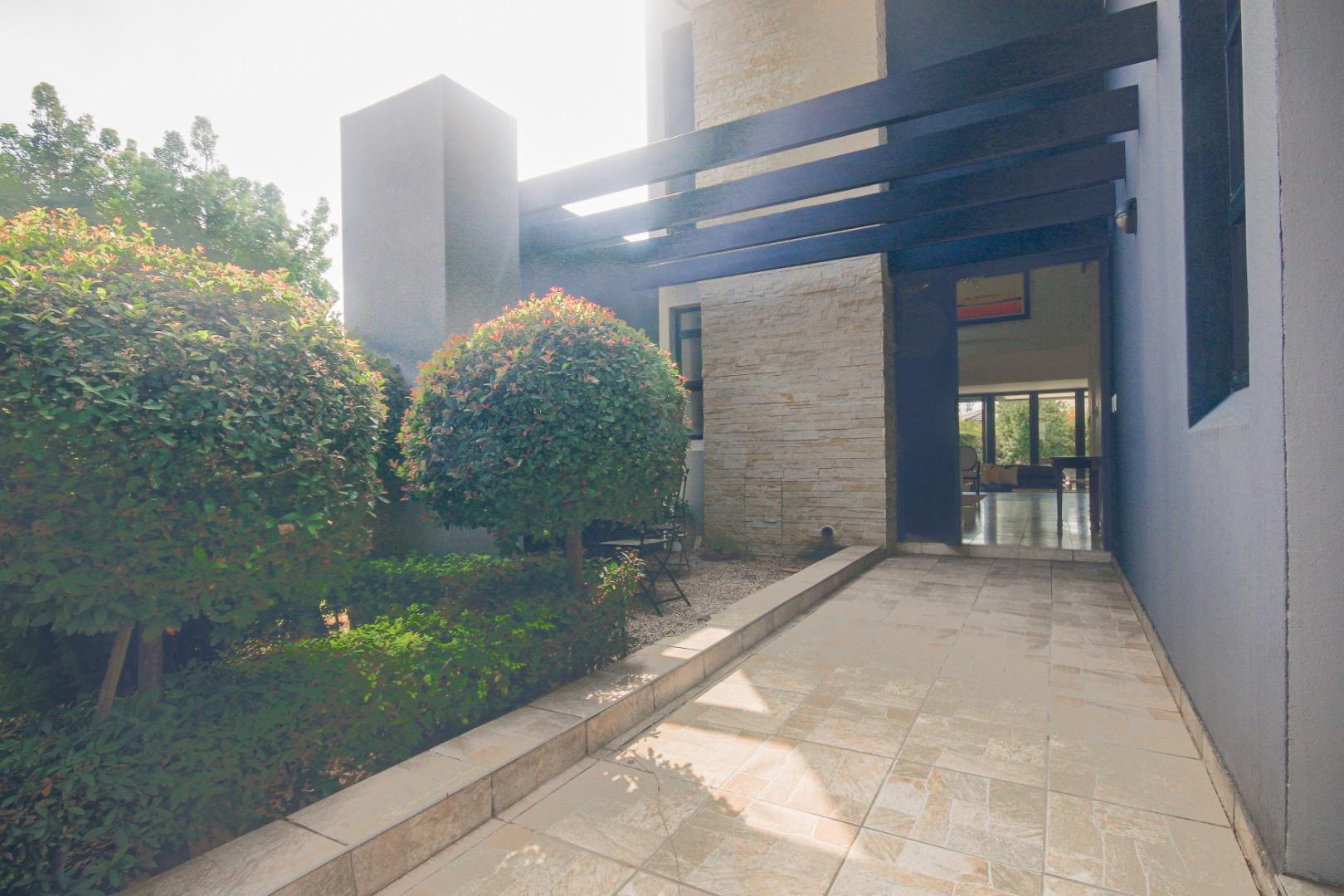 3 Bedroom House to rent in Lombardy Estate P24114593043