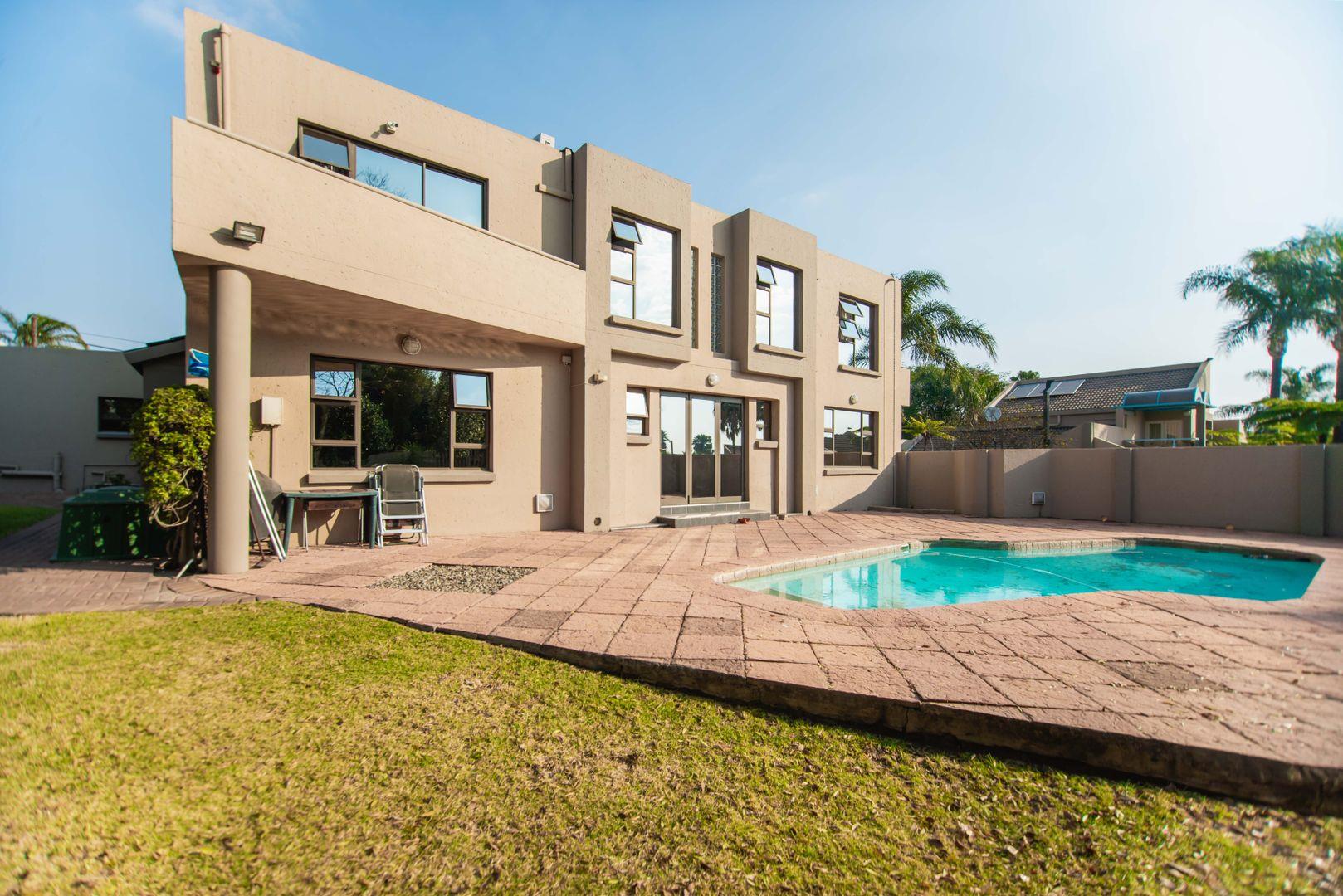 4 Bedroom House for sale in Dowerglen P24114593275