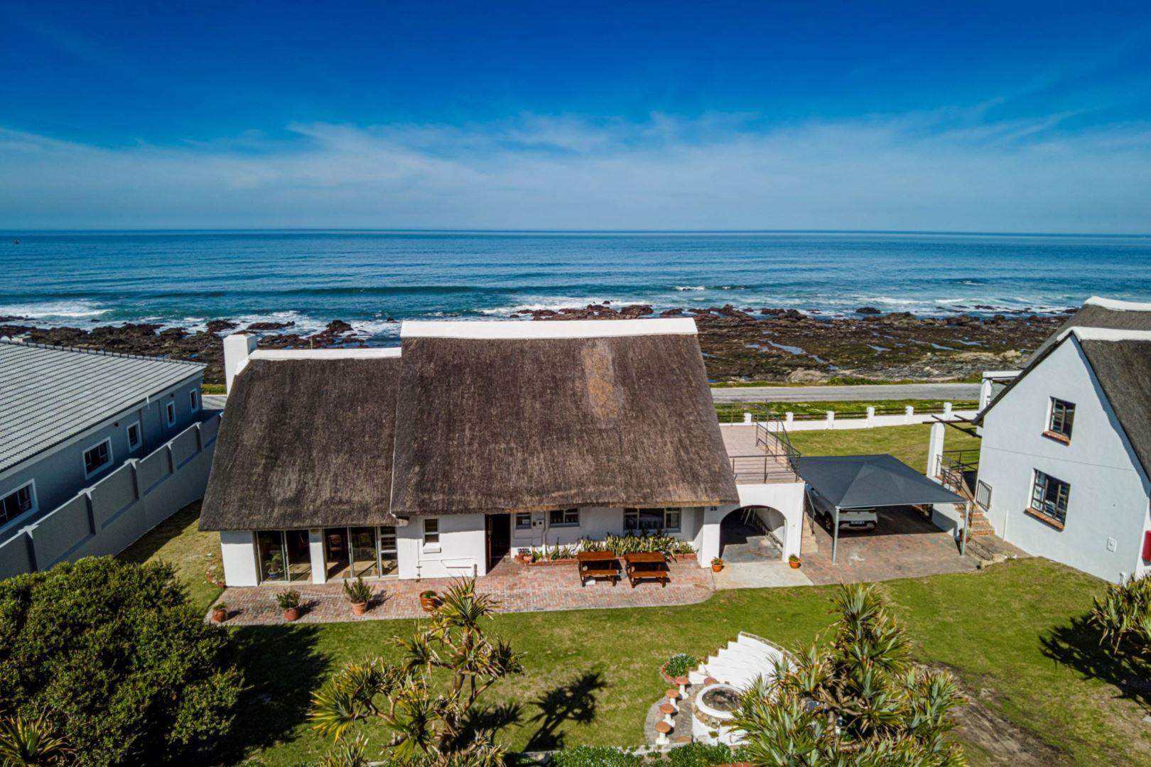 3 Bedroom House for sale in Beachview P24114593397