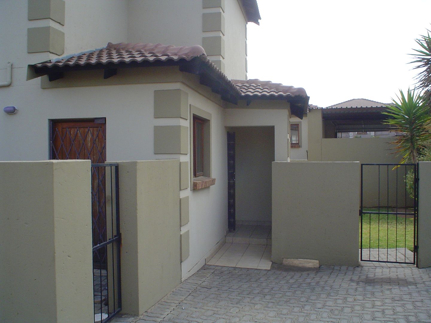Arundo Estate Property Townhouses for sale in Arundo Estate