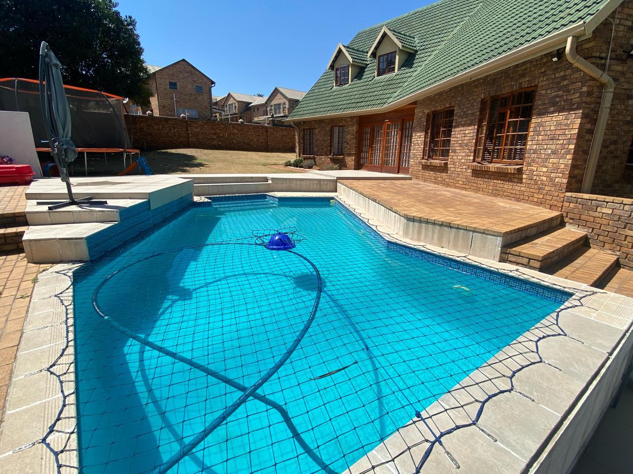 House for sale in Oakdene P24114593412