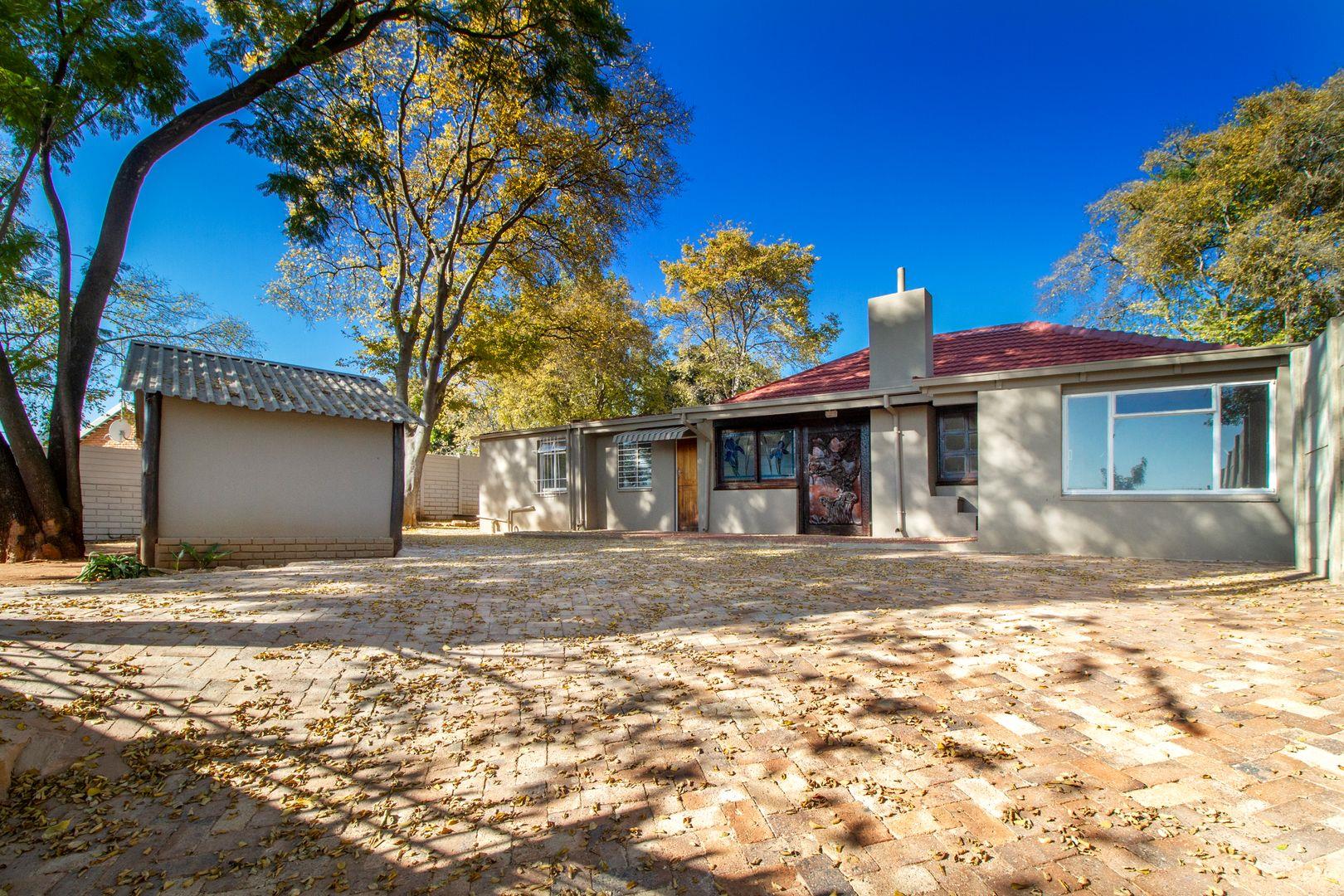 4 Bedroom House for sale in Silverton P24114182425