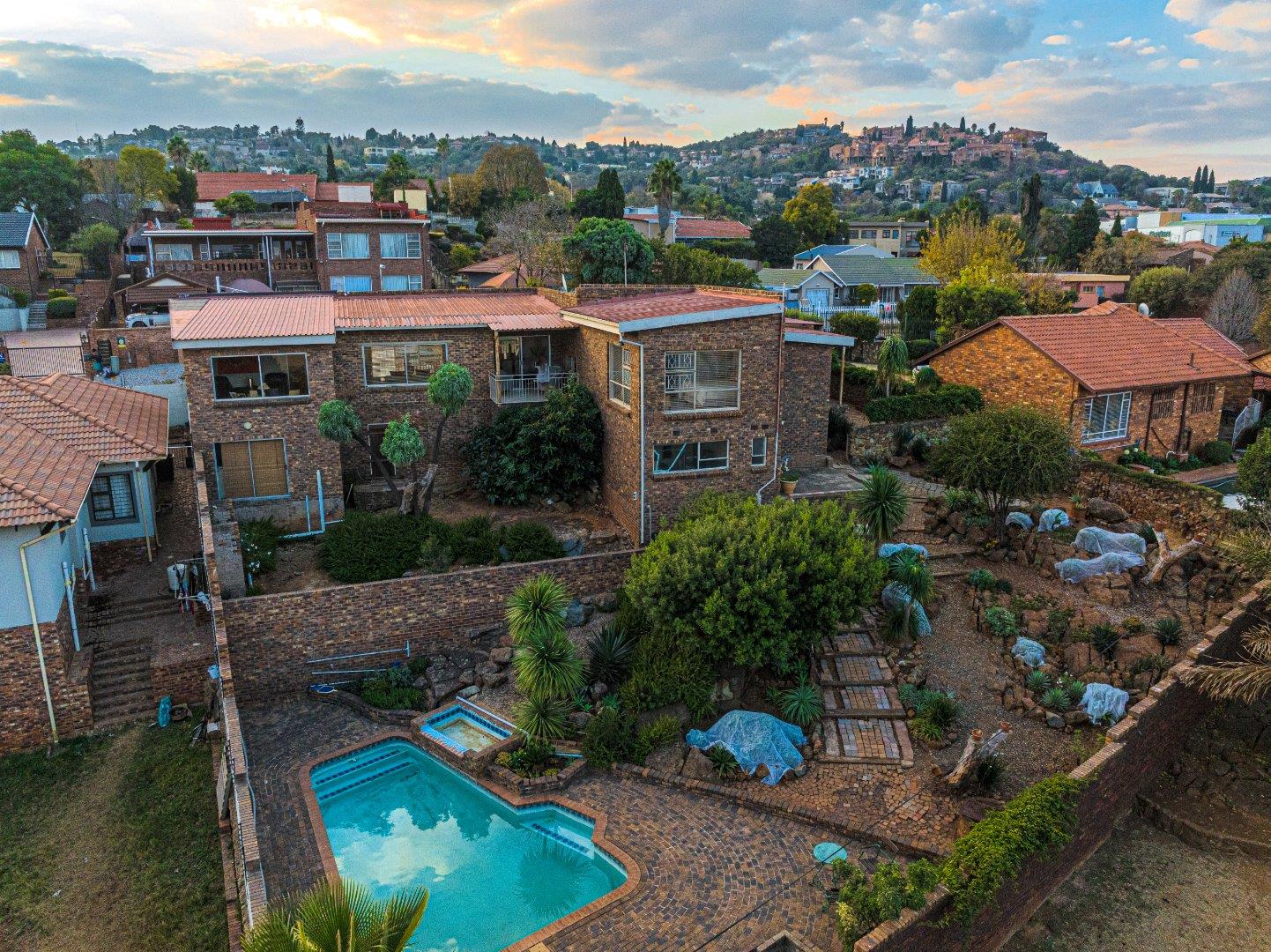 4 Bedroom House for sale in Mulbarton P24114593699