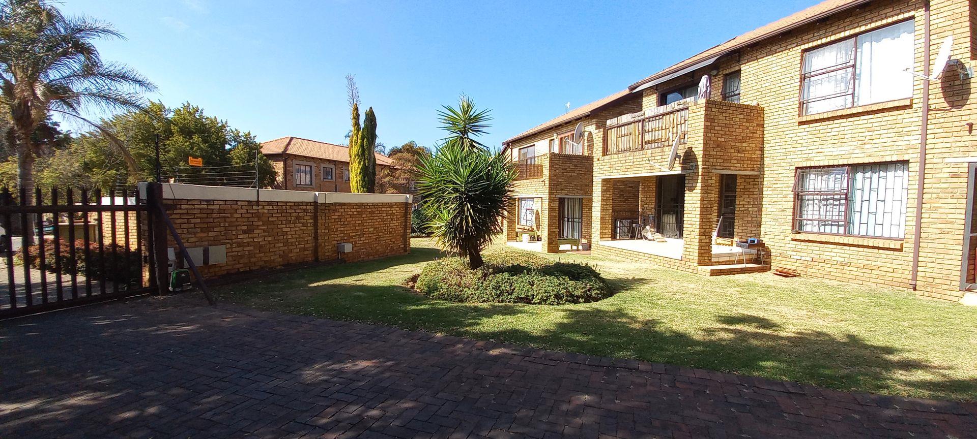 2 Bedroom Apartment / flat for sale in Willowbrook P24114593872