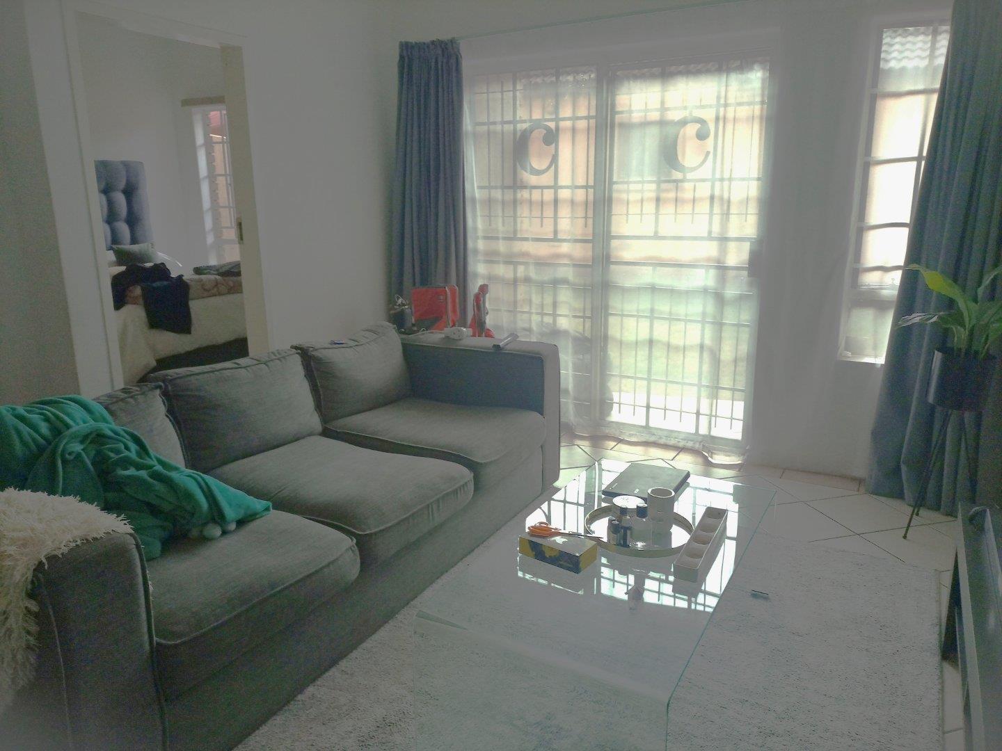 2 Bedroom House for sale in Sagewood Crescent Glades Estate P24