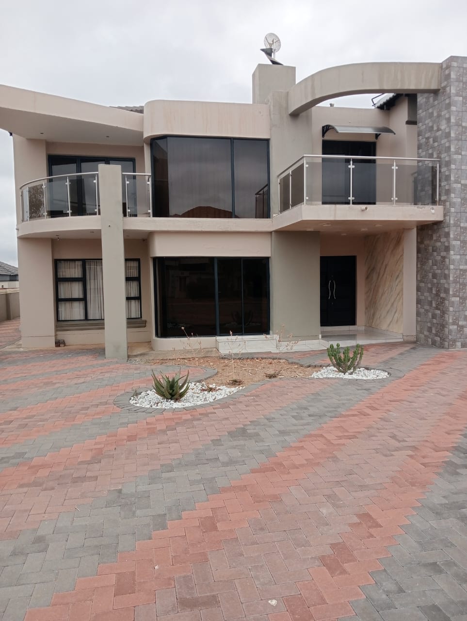 5 Bedroom House for sale in Eagles Crest P24114594988