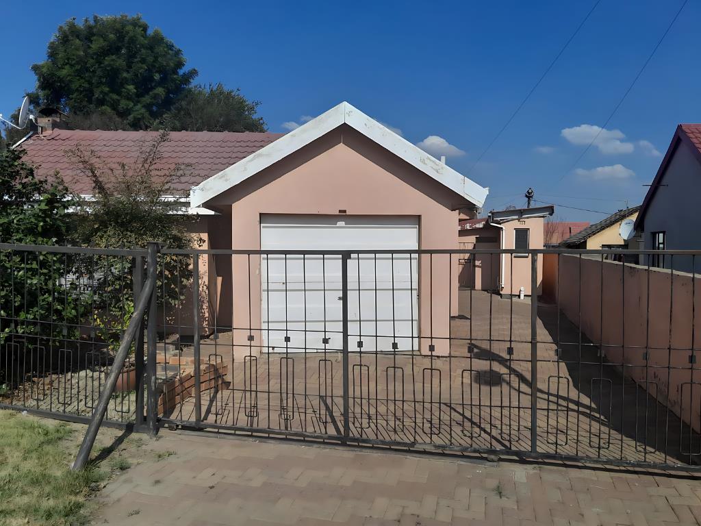 Pimville Zone 4 Property Property and houses for sale in Pimville Zone 4