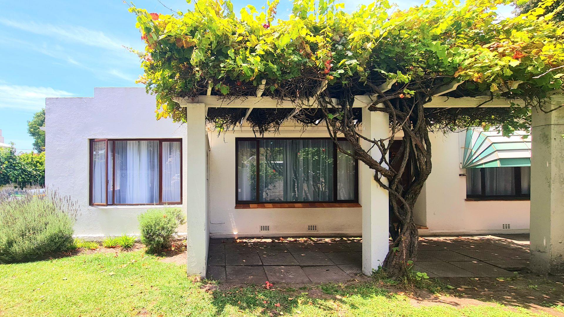 4 Bedroom House for sale in Eastcliff 28 Musson Street P24114595172