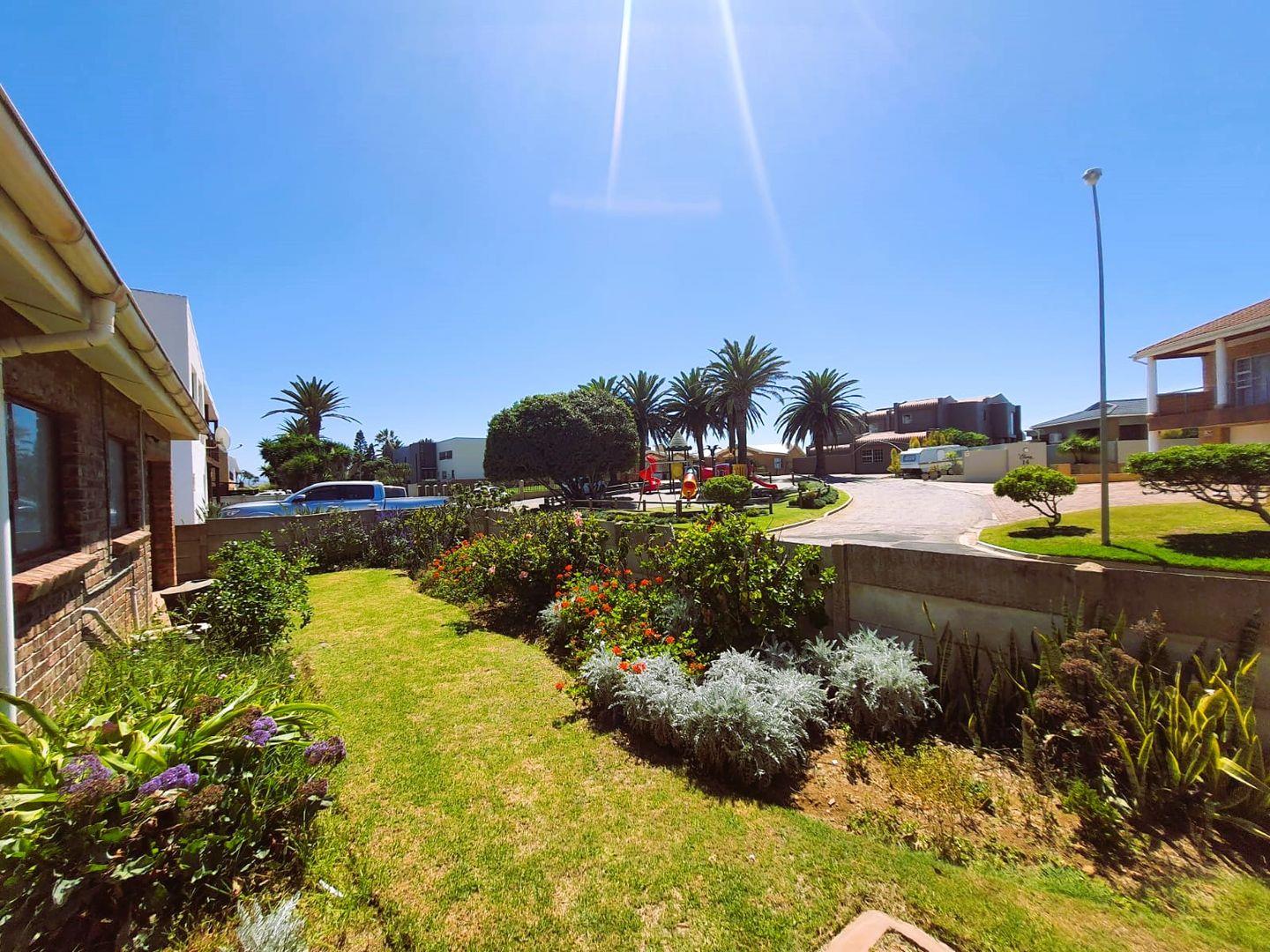 3 Bedroom House for sale in Wavecrest P24114596193