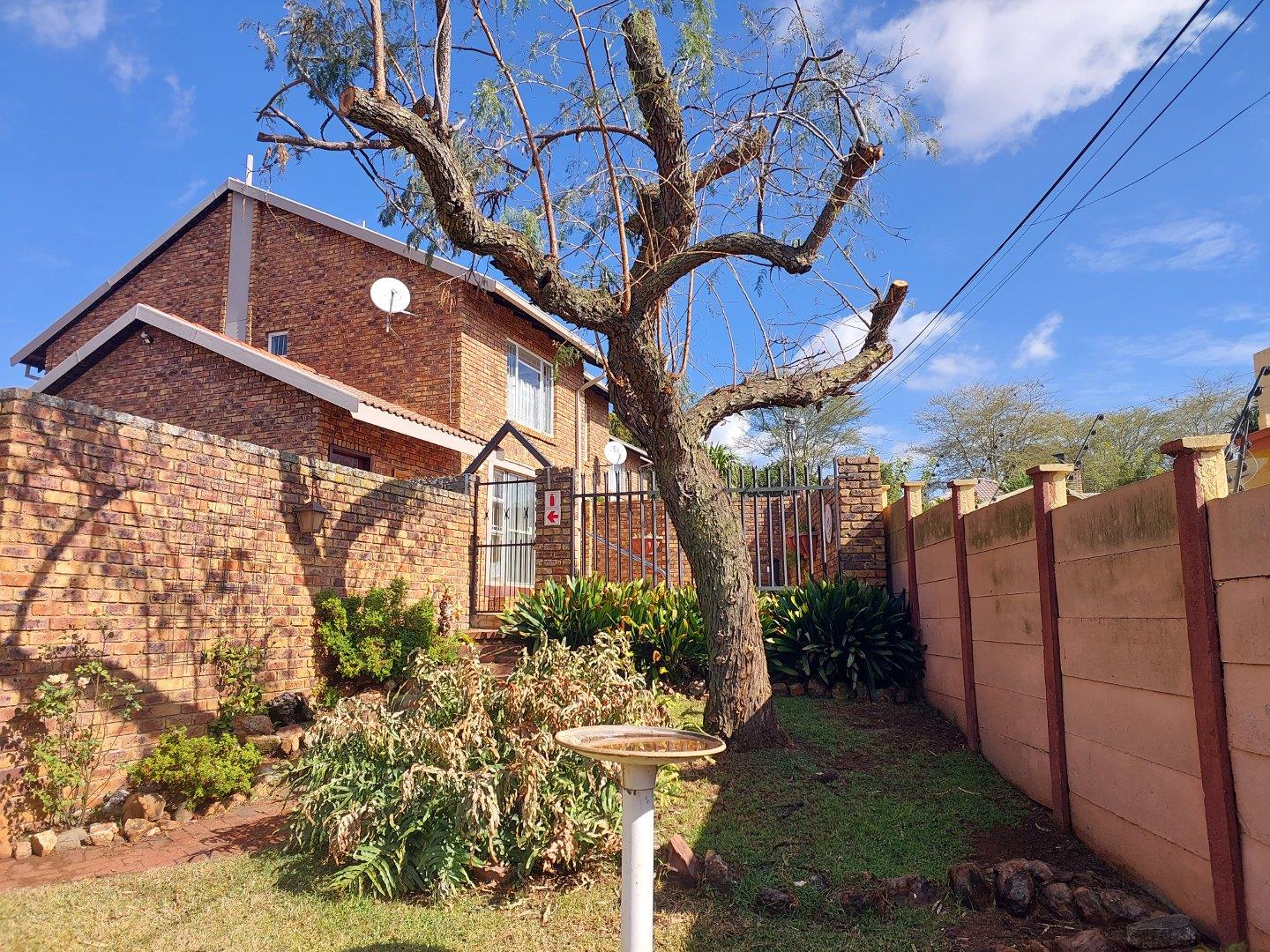 2 Bedroom Townhouse for sale in Wingate Park P24114598133