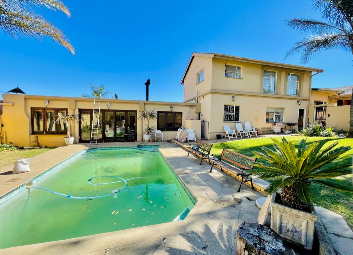 5 Bedroom House for sale in Oakdene P24114599378