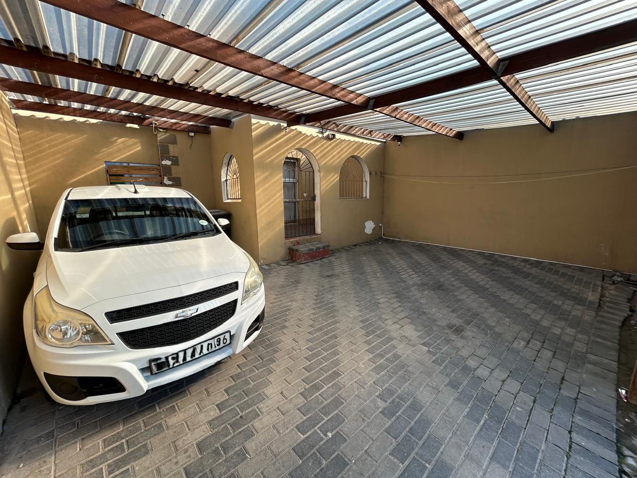 2 Bedroom House for sale in Eastridge P24114599767