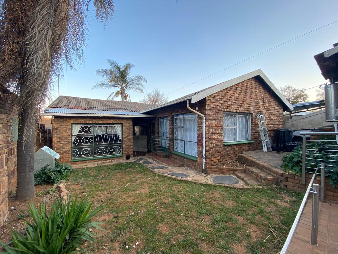 House for sale in Bezuidenhout Valley 71 Fourth Avenue P24114599824