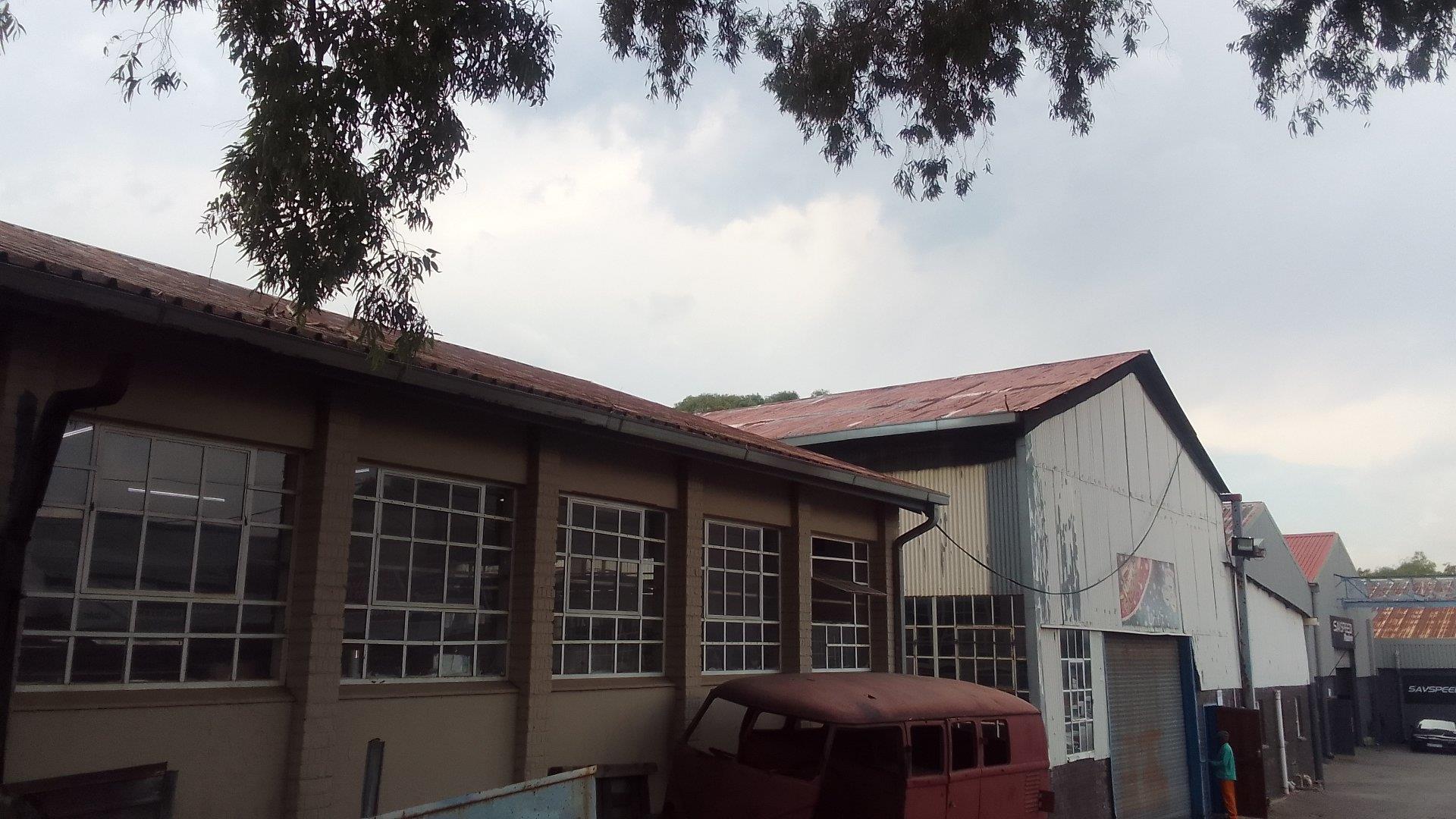 Industrial property to rent in Eastleigh 40 Plantation Road P24
