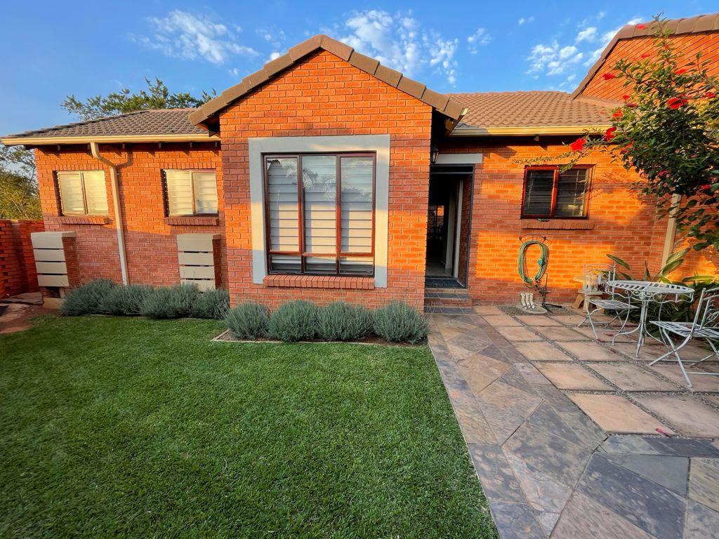 3 Bedroom Townhouse for sale in Boardwalk Meander P24114600997