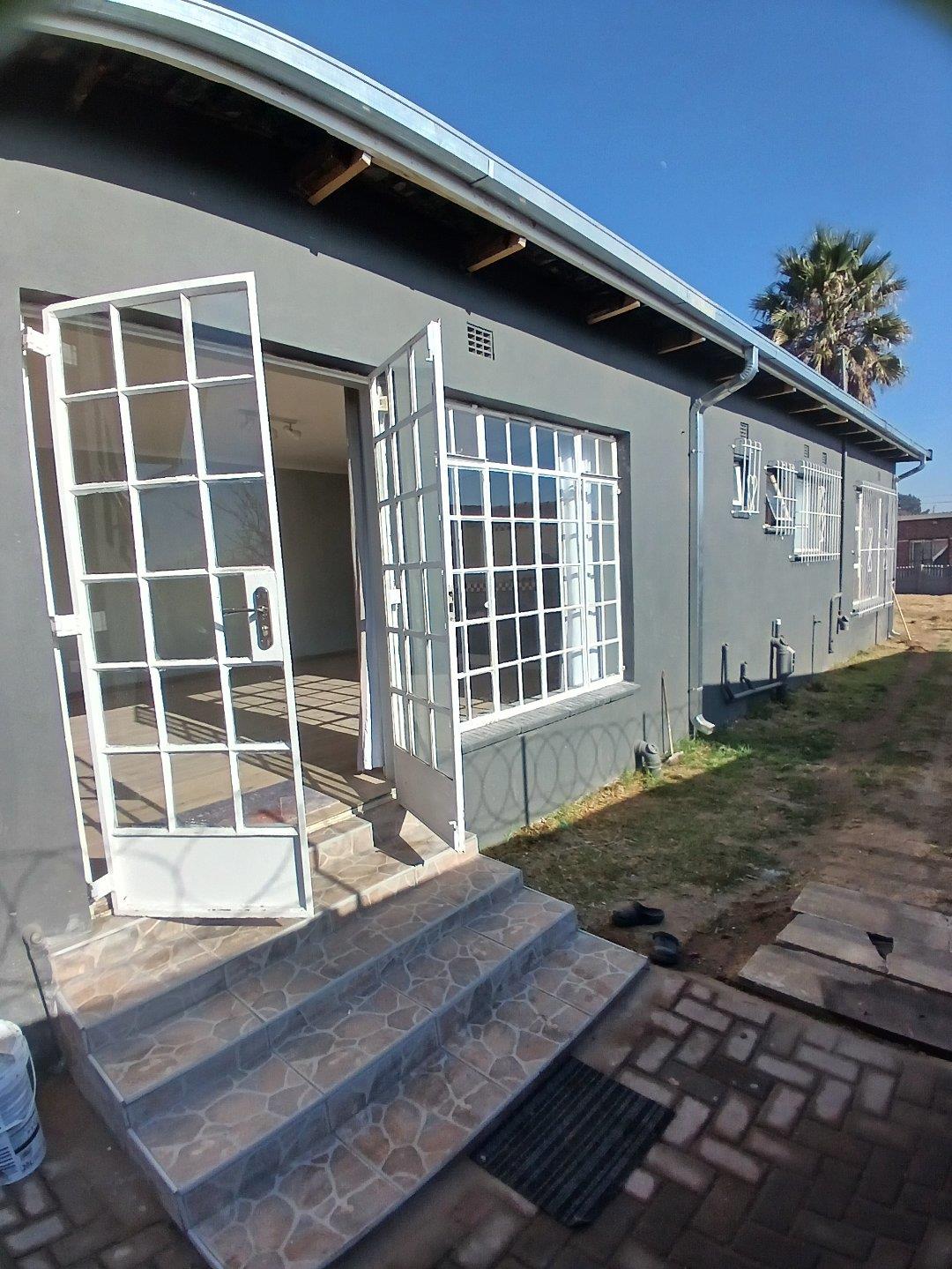 2 Bedroom Apartment / flat to rent in New Modder P24114601410