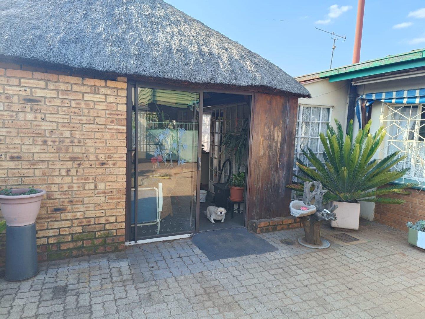 3 Bedroom House for sale in Van Dyk Park P24114602369