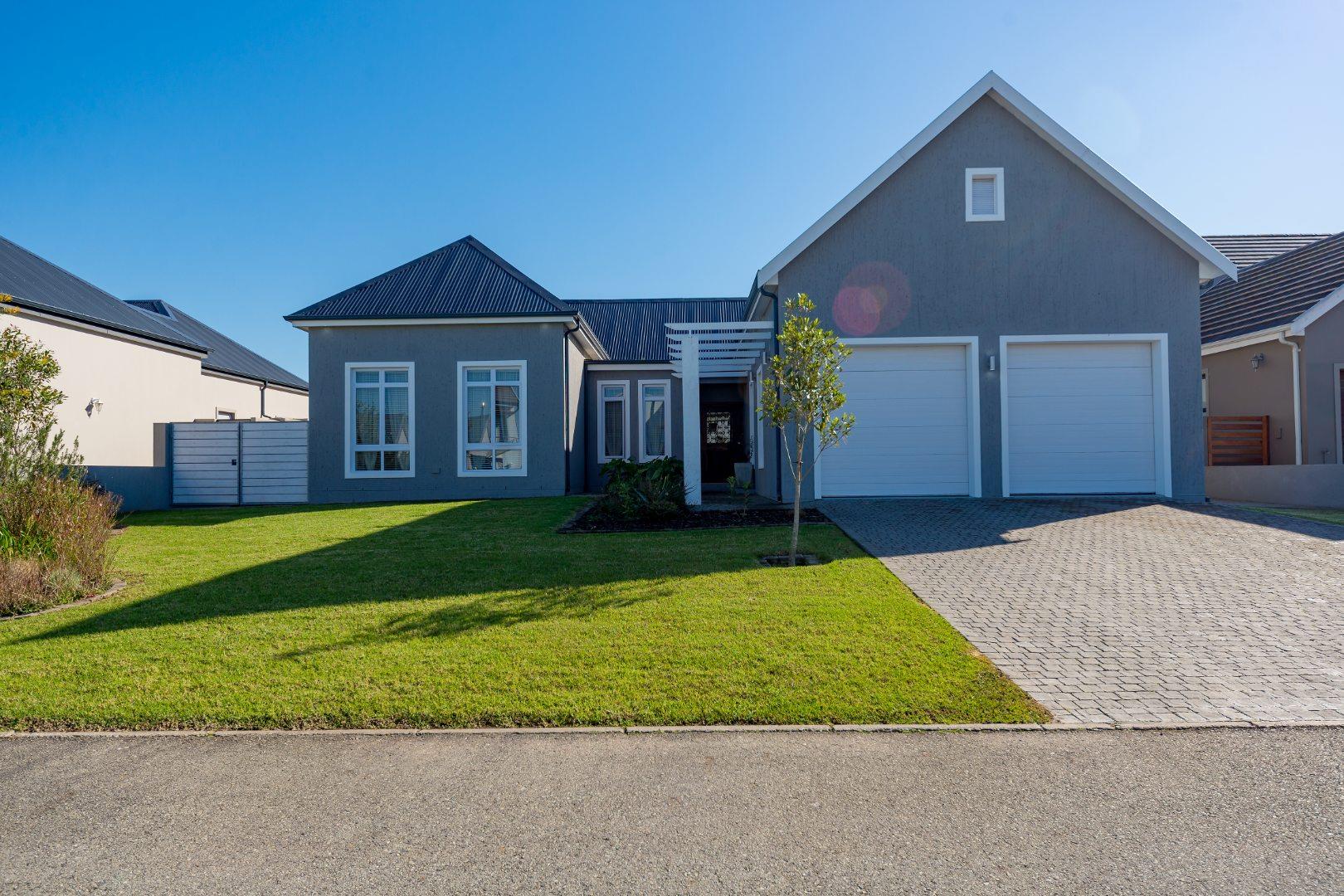 3 Bedroom House for sale in Kraaibosch Country Estate Kraaibosch