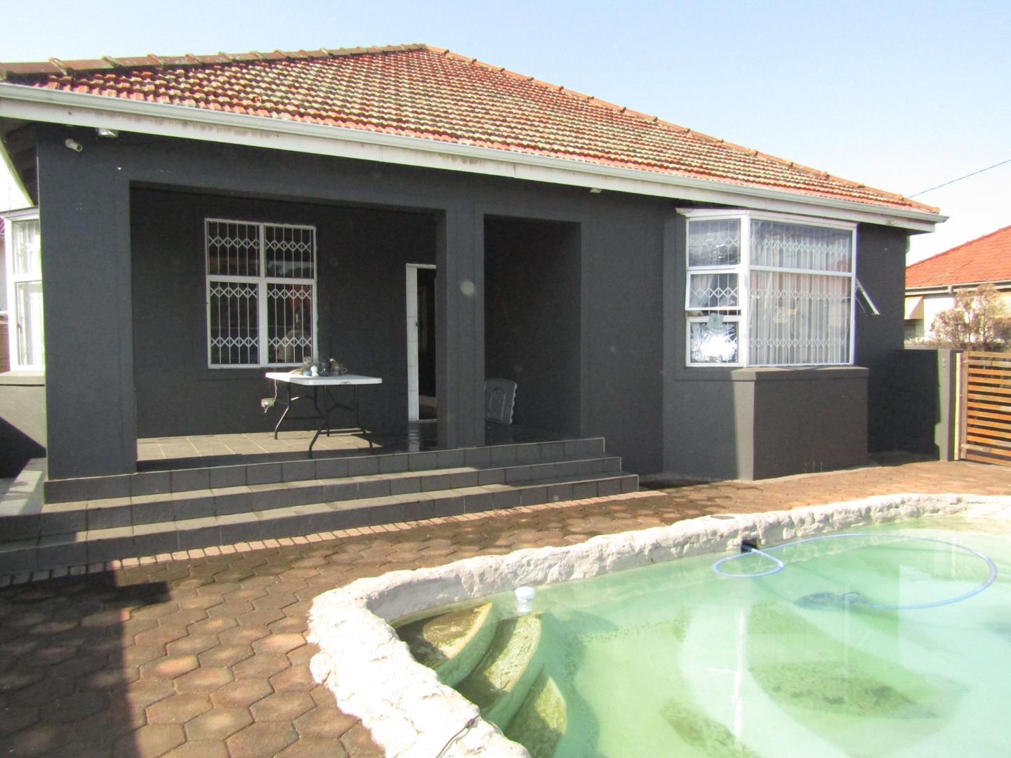 3 Bedroom House for sale in Umbilo P24114602424