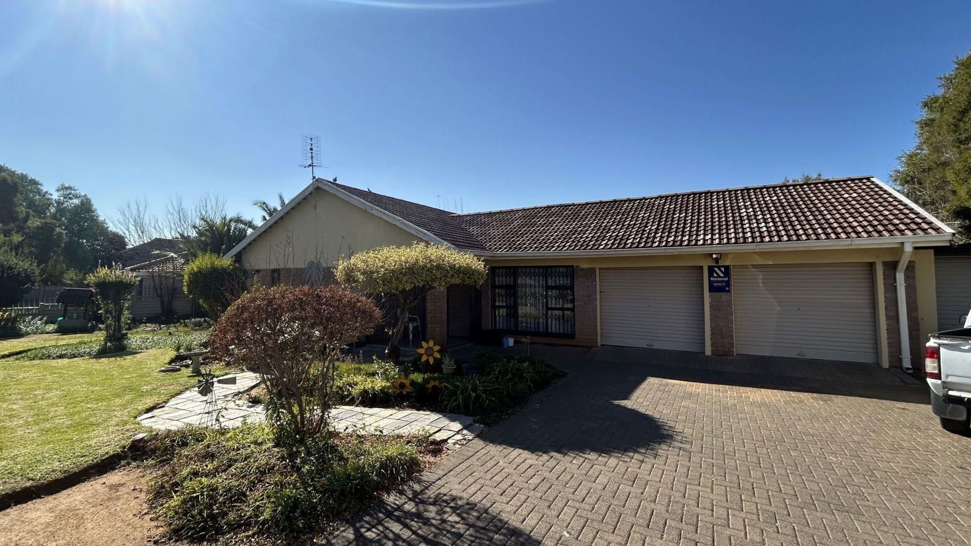 3 Bedroom House for sale in Pellissier P24114602724