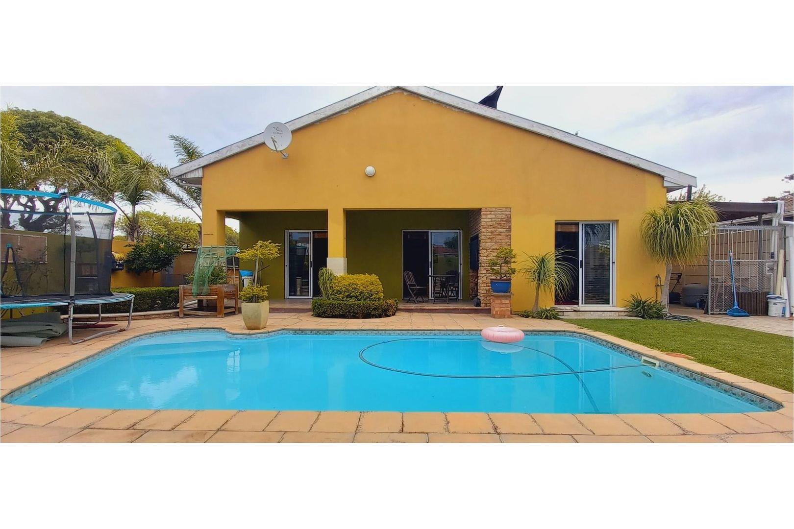 4 Bedroom House for sale in Ruyterwacht P24114602879