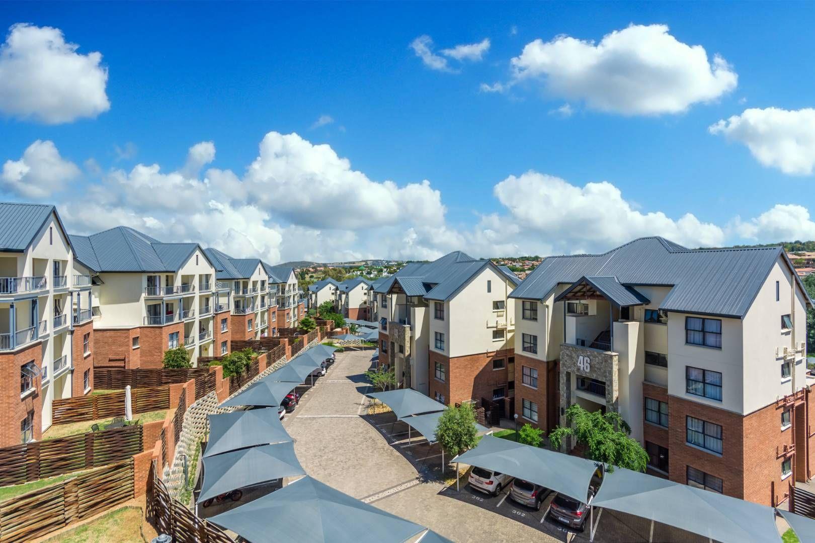 2 Bedroom Apartment / flat for sale in Kyalami Hills P24114493138