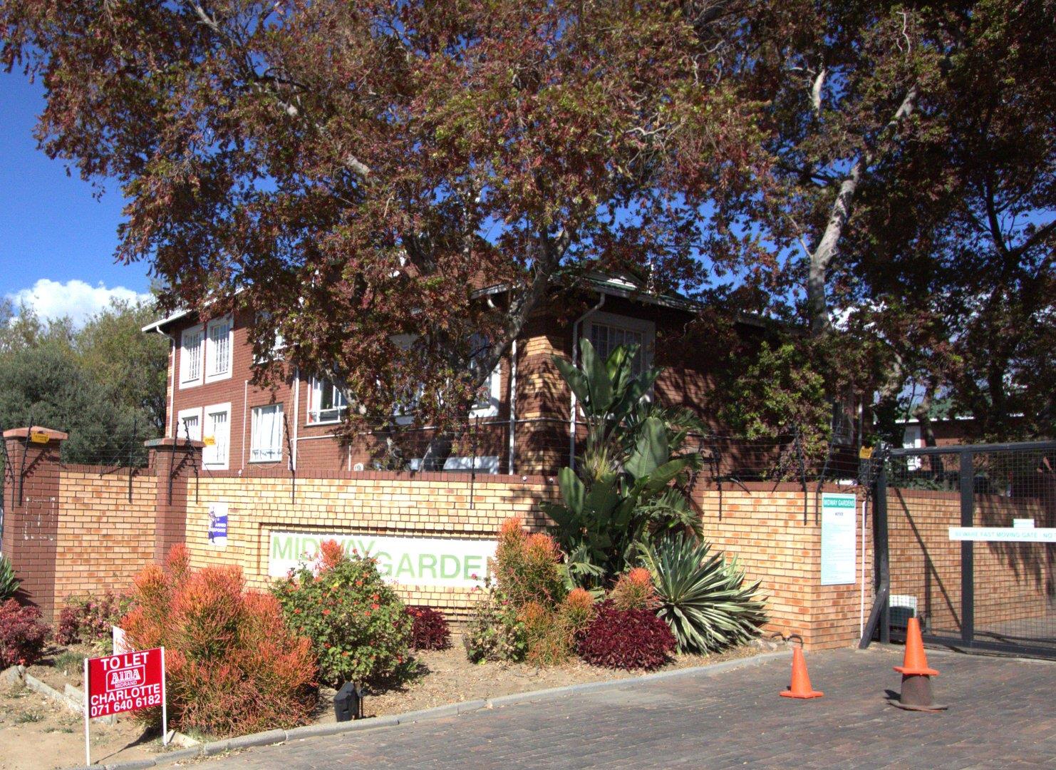 3 Bedroom Apartment / flat to rent in Halfway Gardens First Road