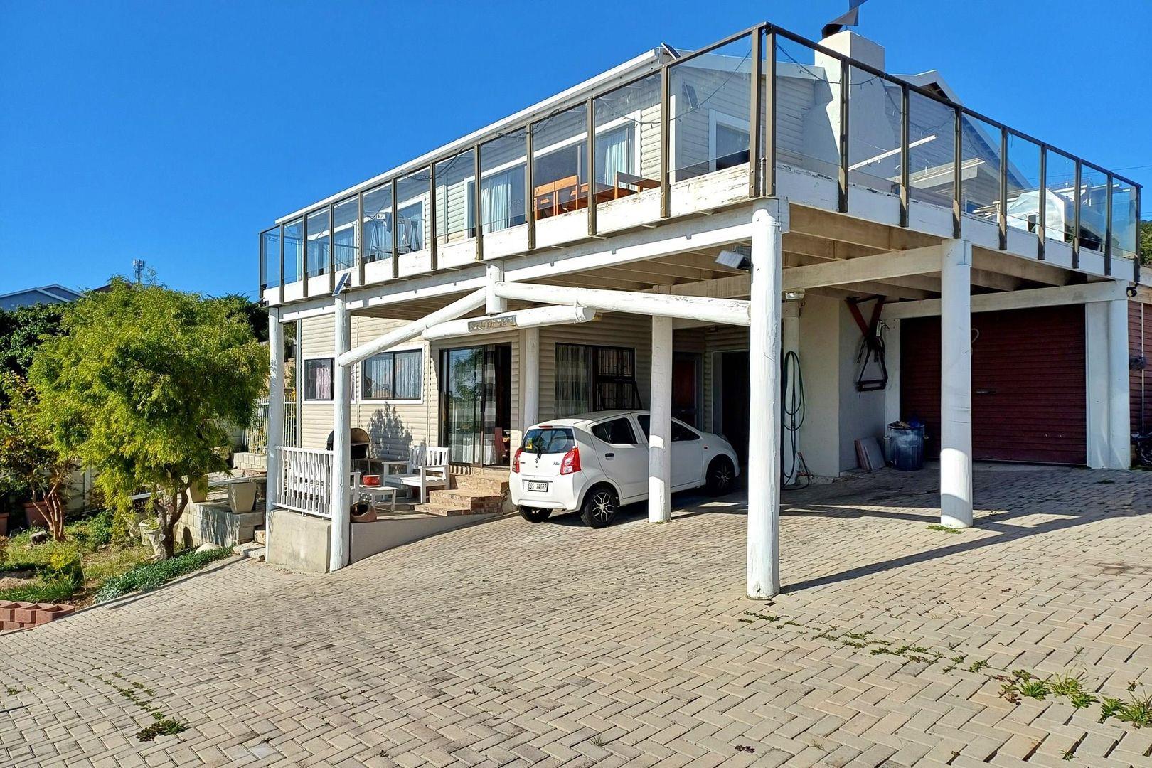 5 Bedroom House for sale in Fraaiuitsig 29 Voorbaai Avenue P24