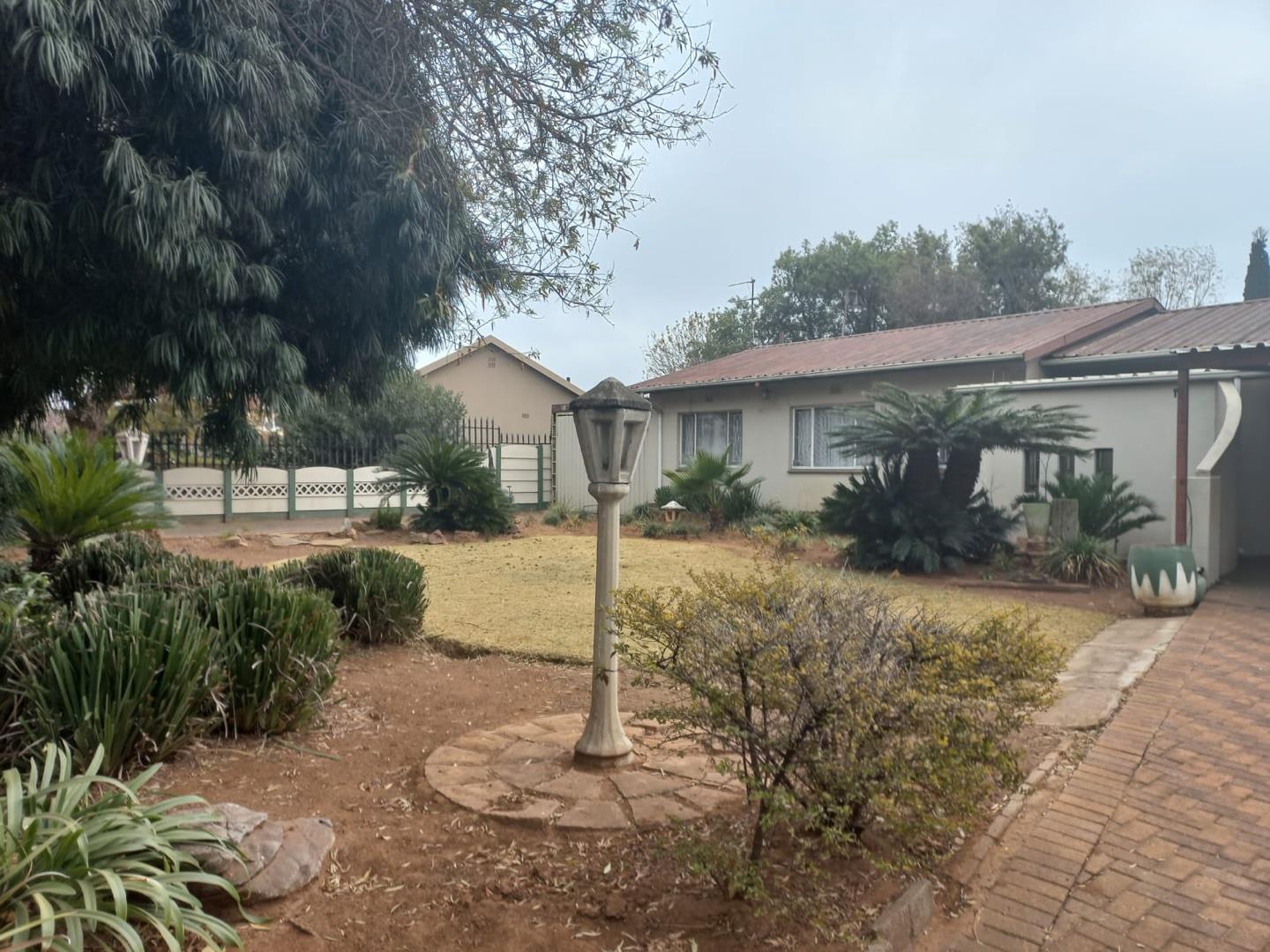 3 Bedroom House for sale in Van Dyk Park P24114605281