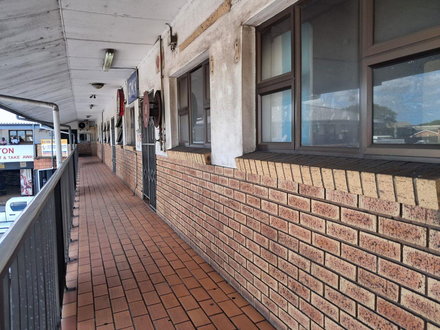 Commercial property to rent in Alton P24114605288