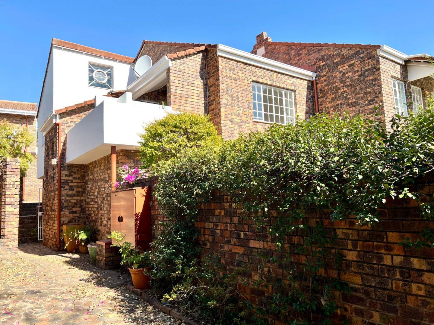 River Club, Sandton Property Townhouses to rent in River Club