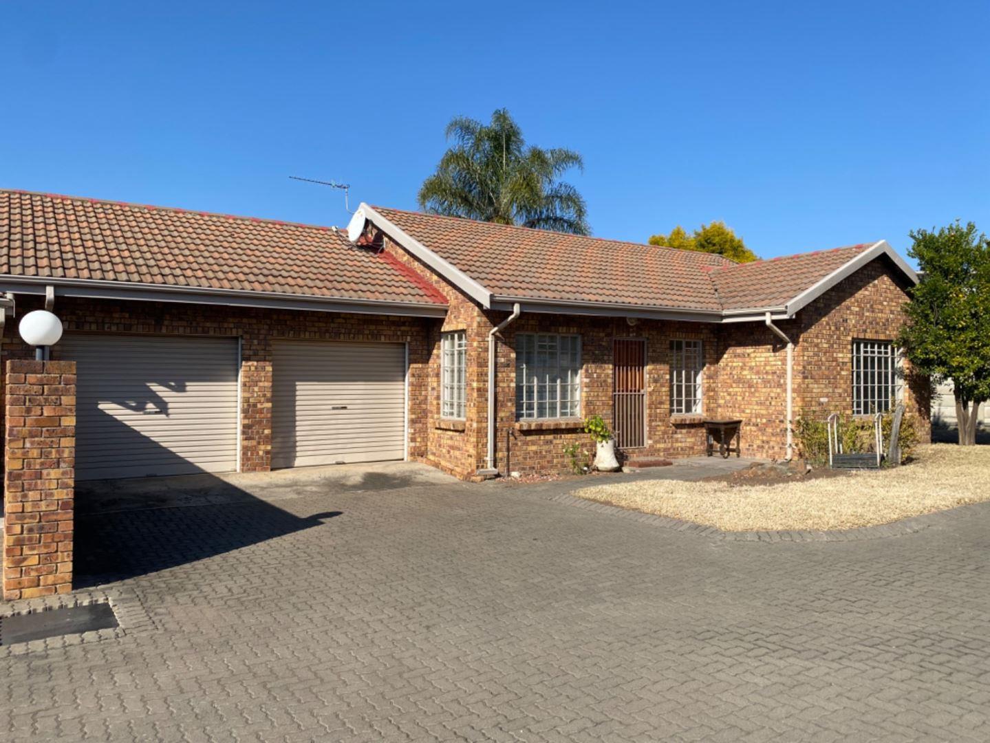 Townhouses to rent in Newcastle Newcastle Property