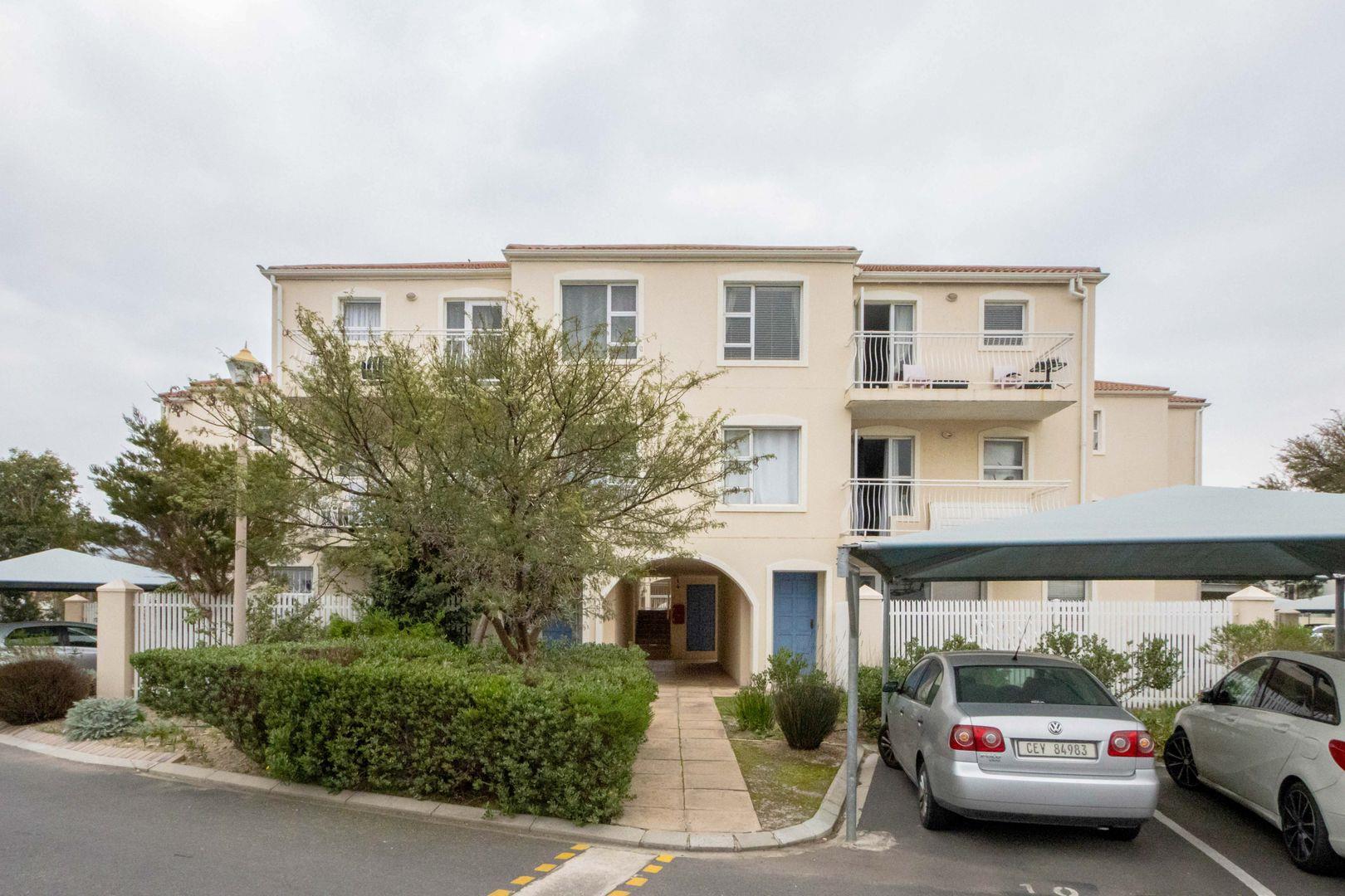 3 Bedroom Apartment / flat for sale in Whispering Pines P24114702032