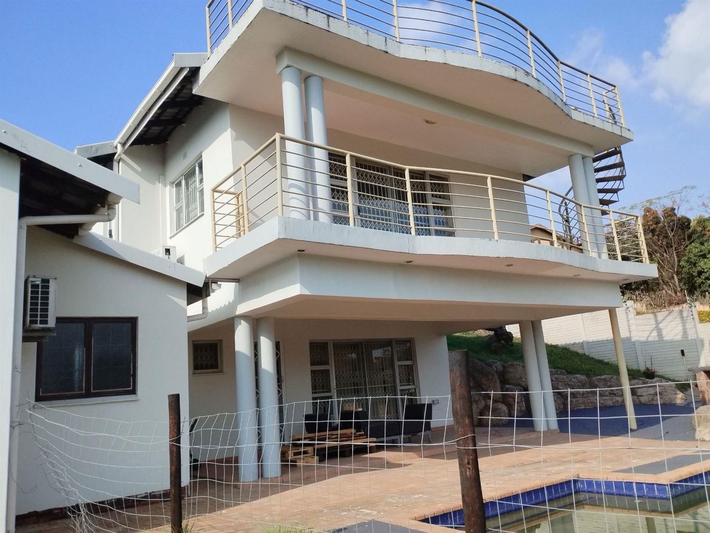 4 Bedroom House for sale in Sarnia P24114607277