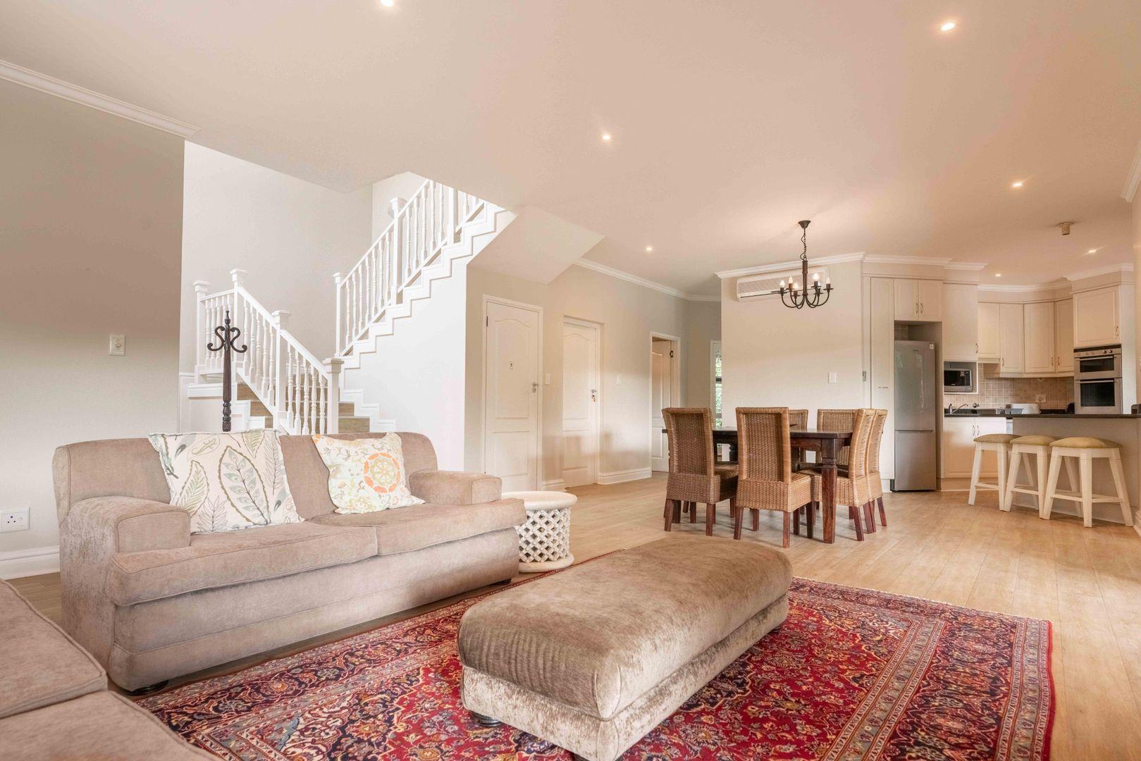 4 Bedroom House for sale in Selborne Golf Estate P24114607503