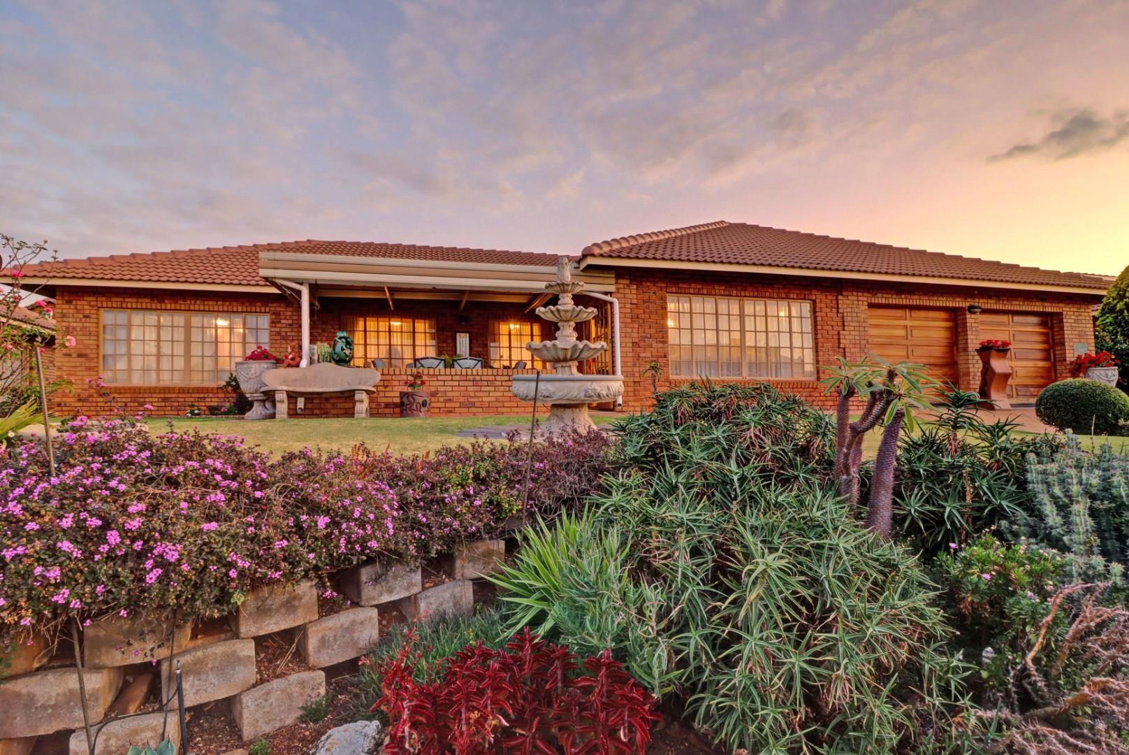 3 Bedroom House for sale in Faerie Glen 47 Haymeadow Crescent P24