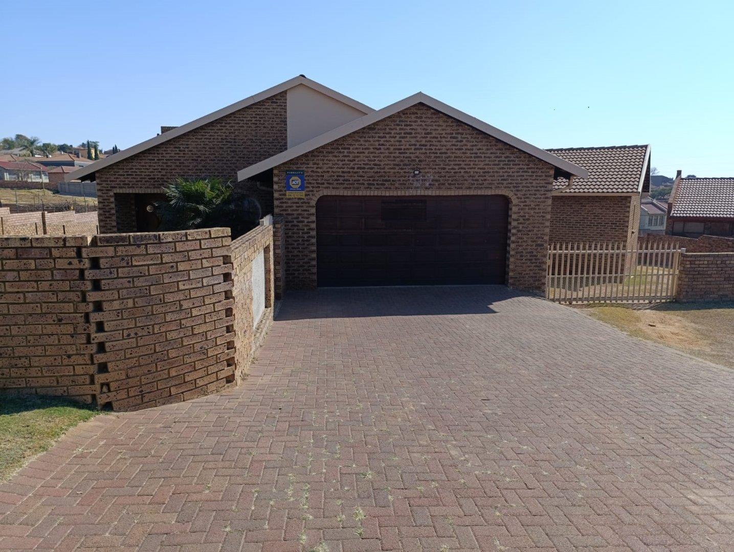 4 Bedroom House for sale in Die Heuwel P24114548348