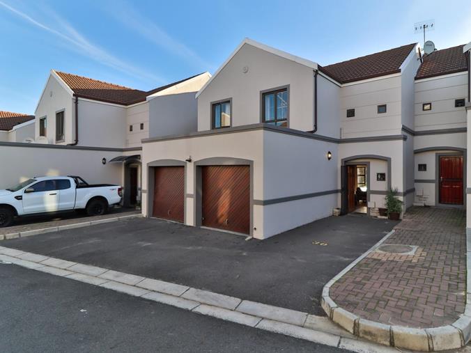 3 Bedroom Apartment / Flat for Sale in Normandie