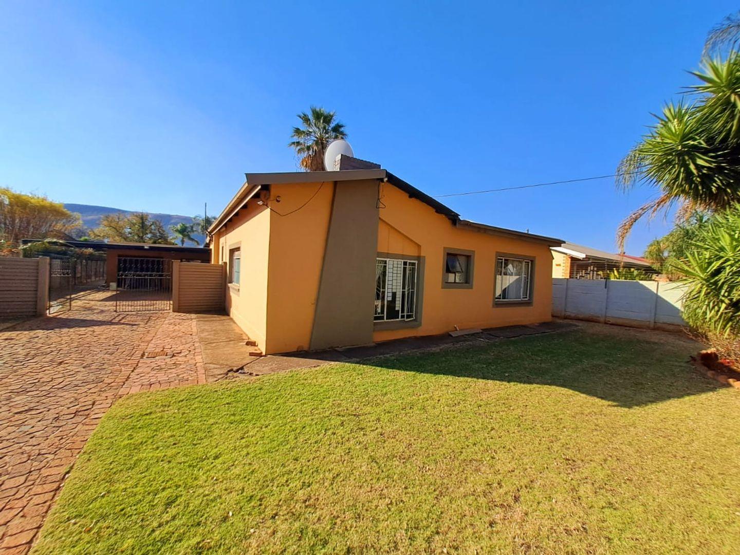 4 Bedroom House for sale in Parktown Estate P24114608518