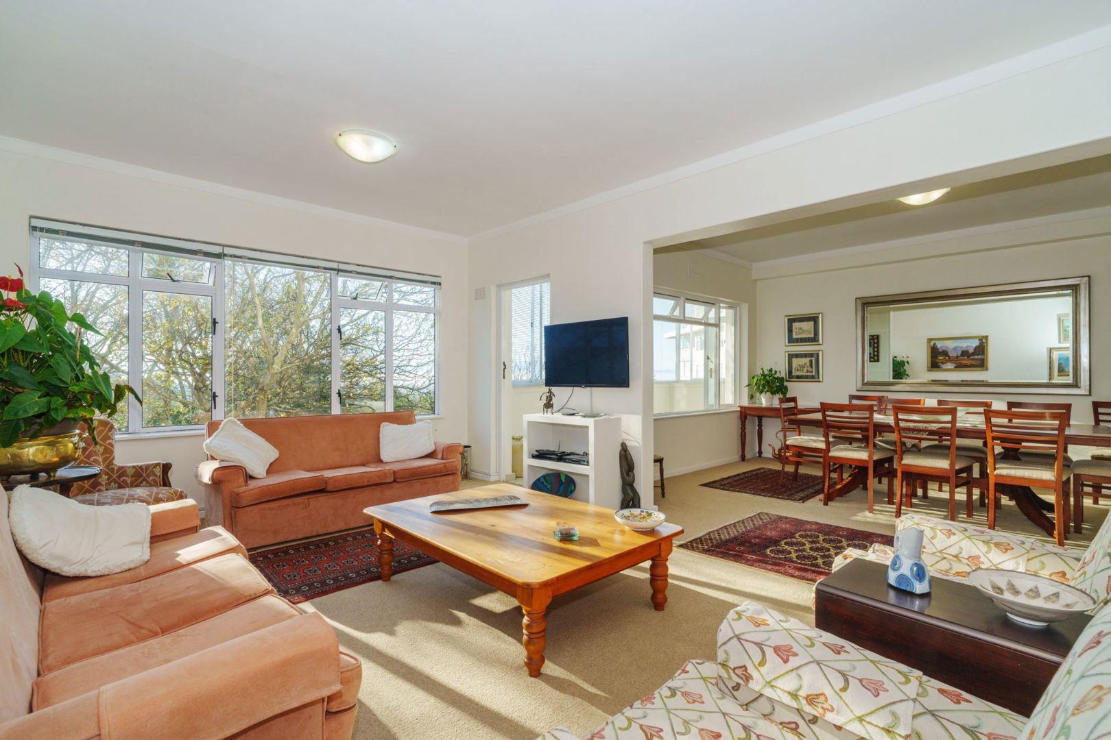 3 Bedroom Apartment / flat for sale in Kenilworth Upper P24114608709